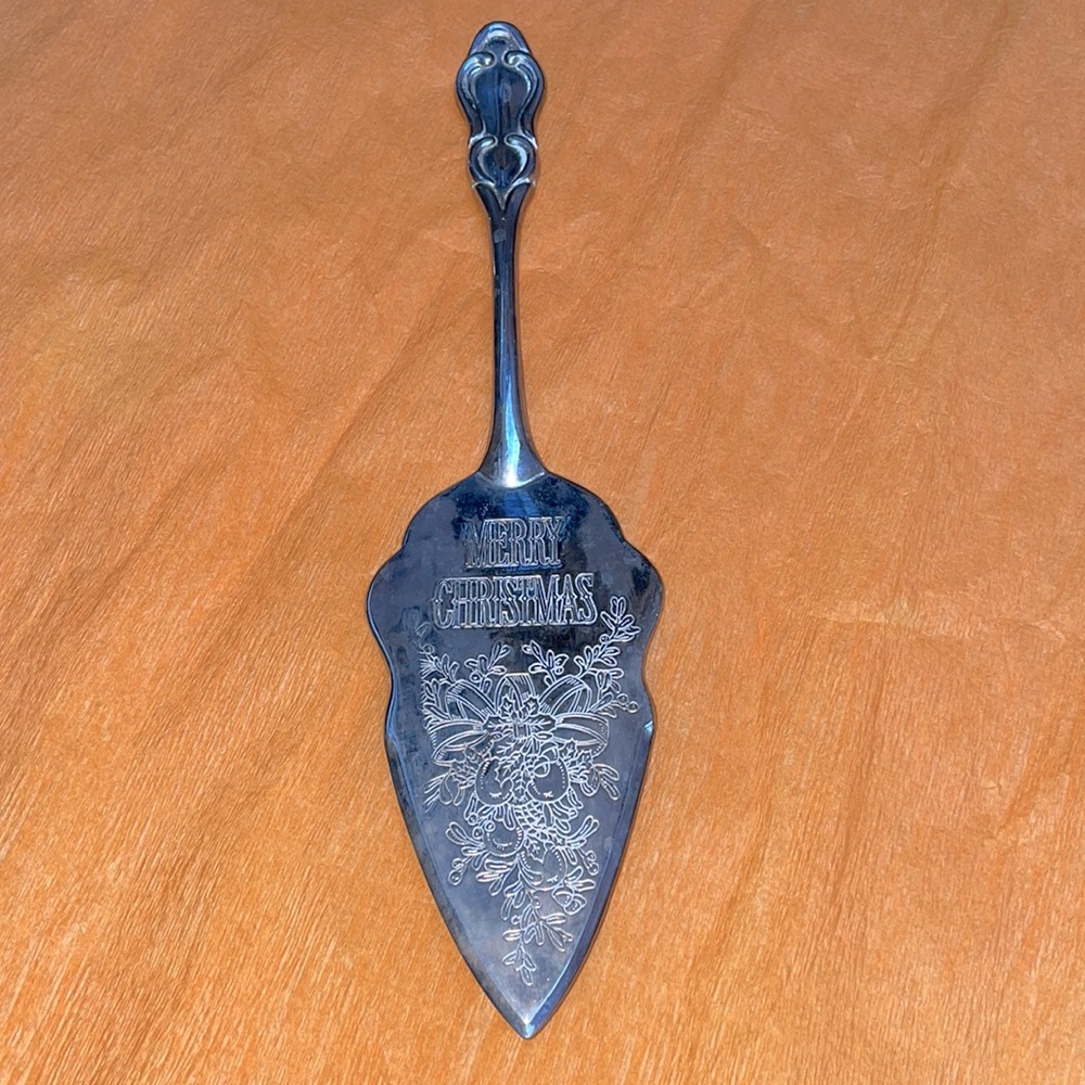 Serving utensil